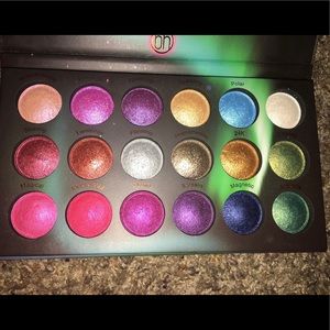 BH Cosmetics Aurora Lights baked eyeshadow pallet